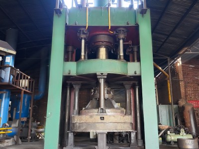 2000T Druckmaschine
